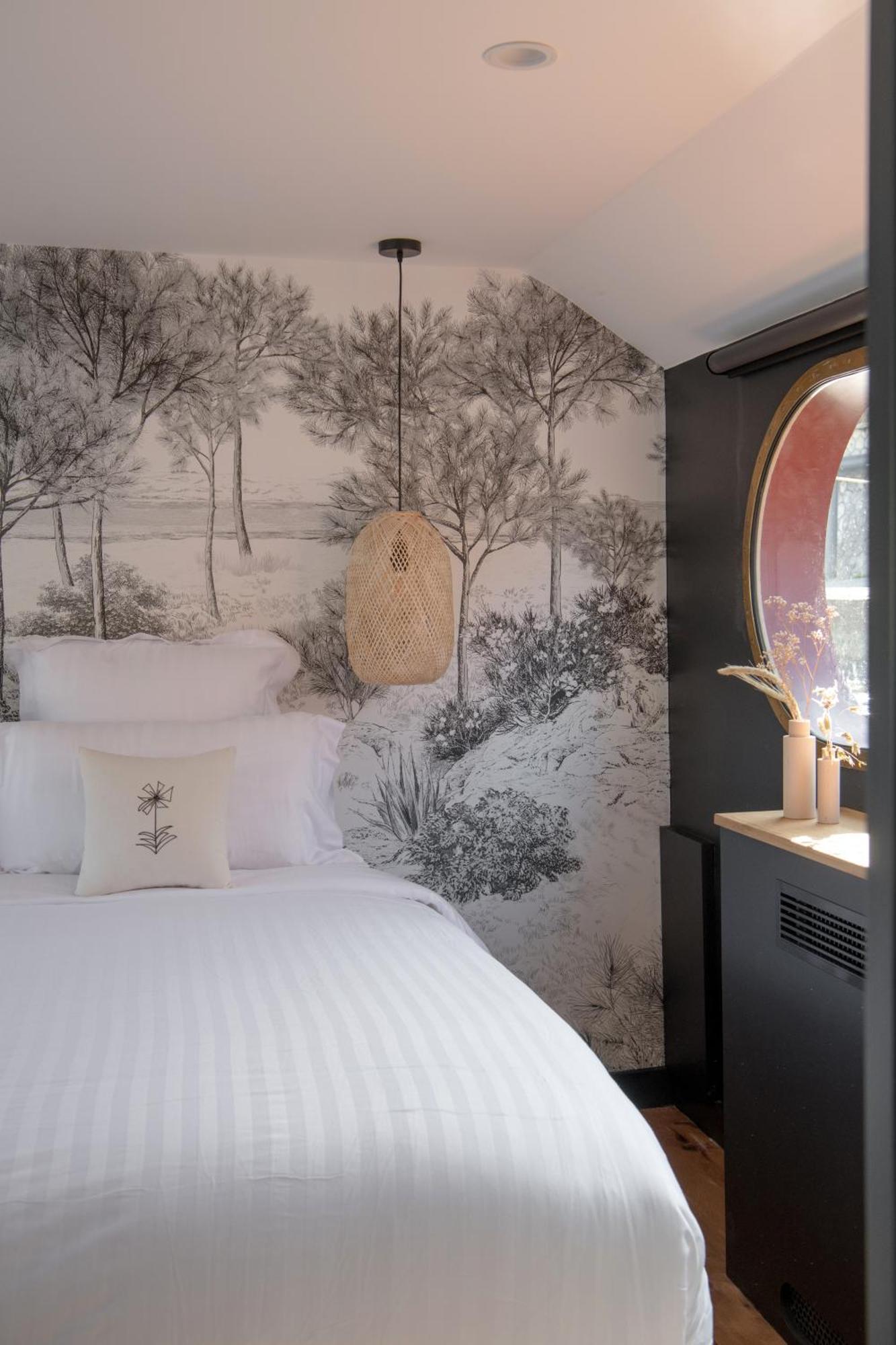 La Peniche - Bed And Bicycle - Tournon Ξενοδοχείο Εξωτερικό φωτογραφία